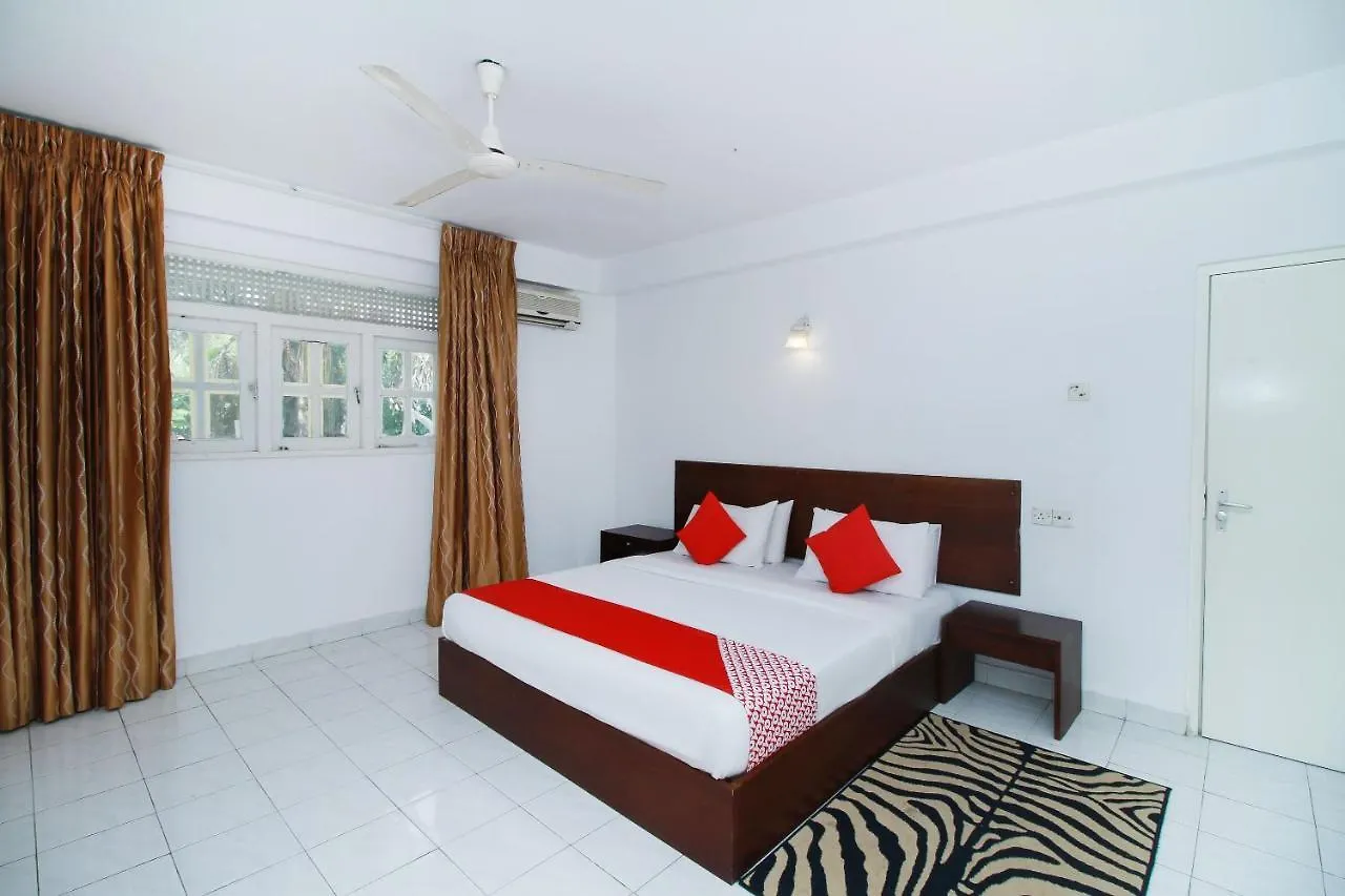 The Kings Bay Hotel Ettukala Sri Lanka