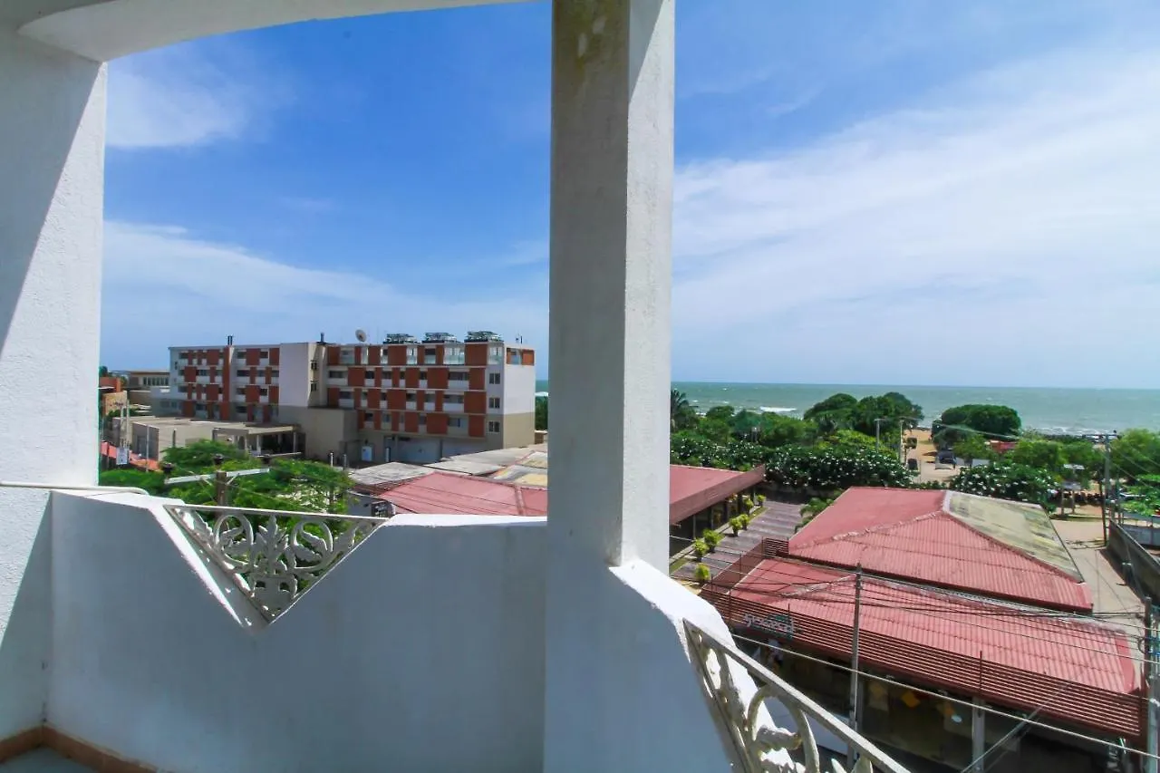 The Kings Bay Hotel Ettukala Sri Lanka