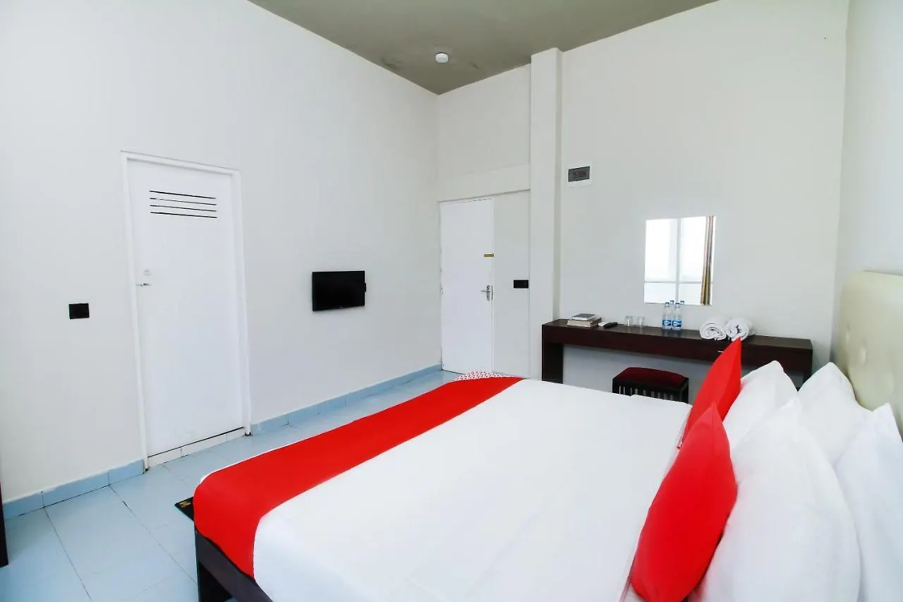 The Kings Bay Hotel Ettukala