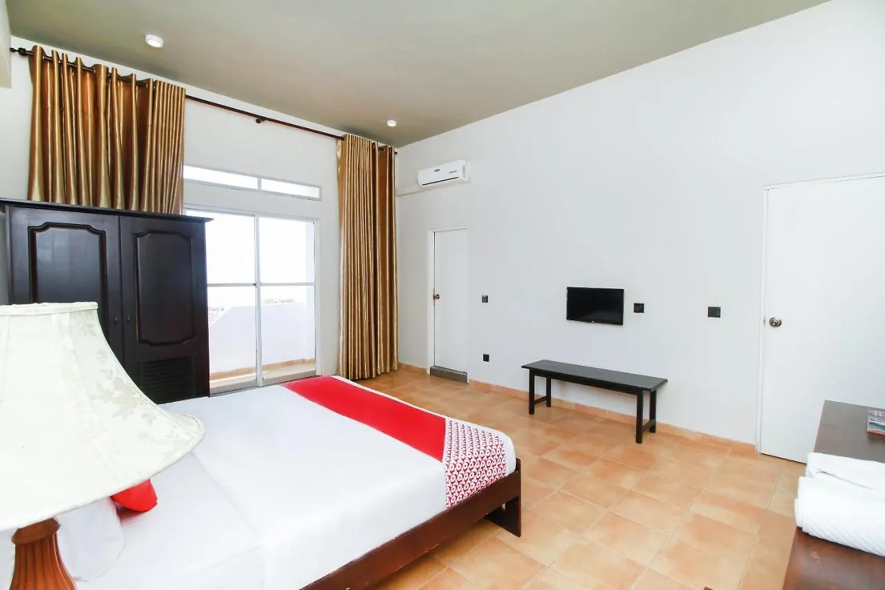 The Kings Bay Hotel Ettukala